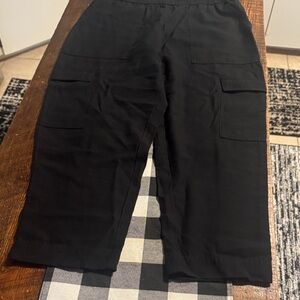Women’s Cropped Black Cargo Pants